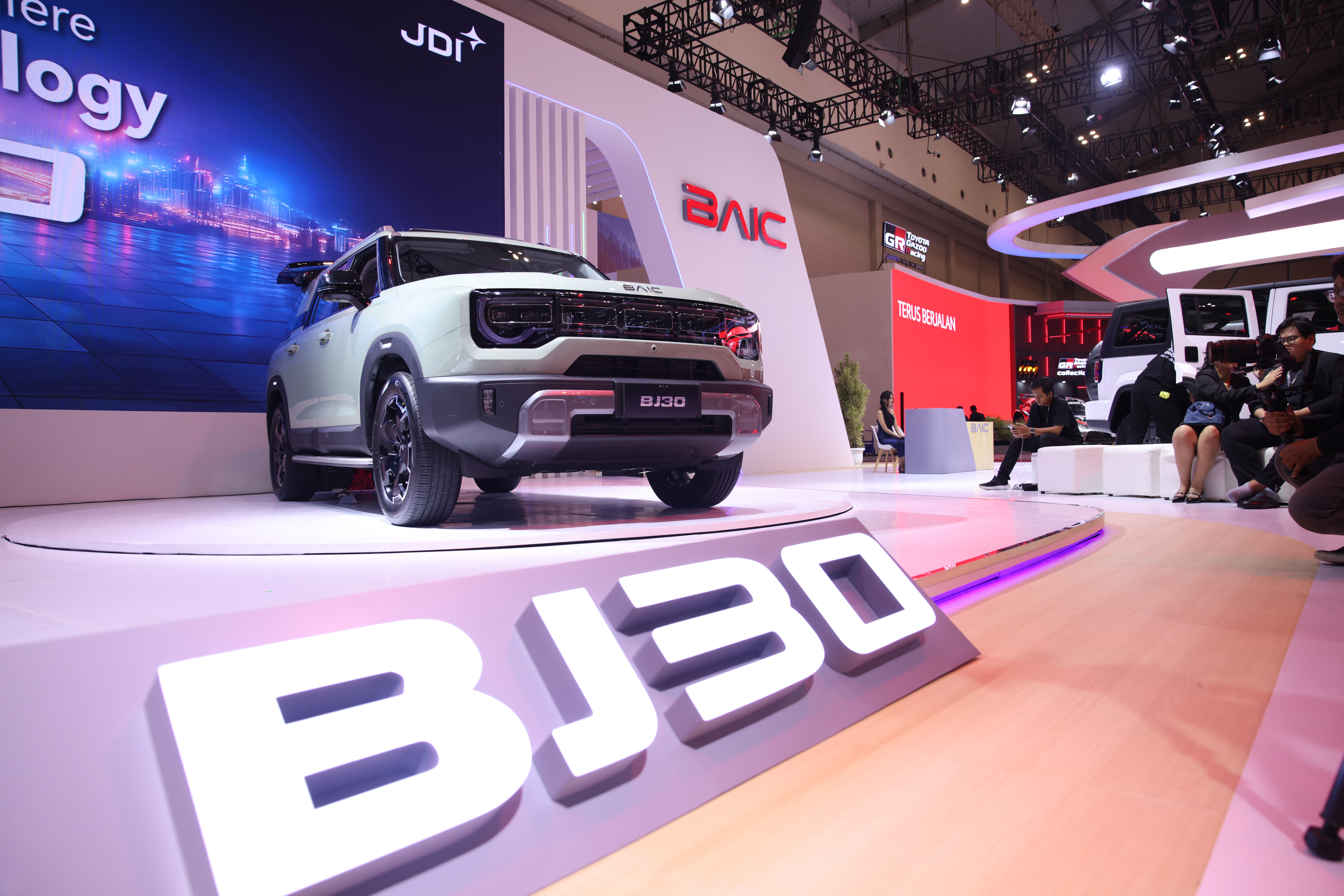 World Premiere! BAIC BJ30 Hybrid Right-Hand Drive Diluncurkan Perdana di Indonesia
