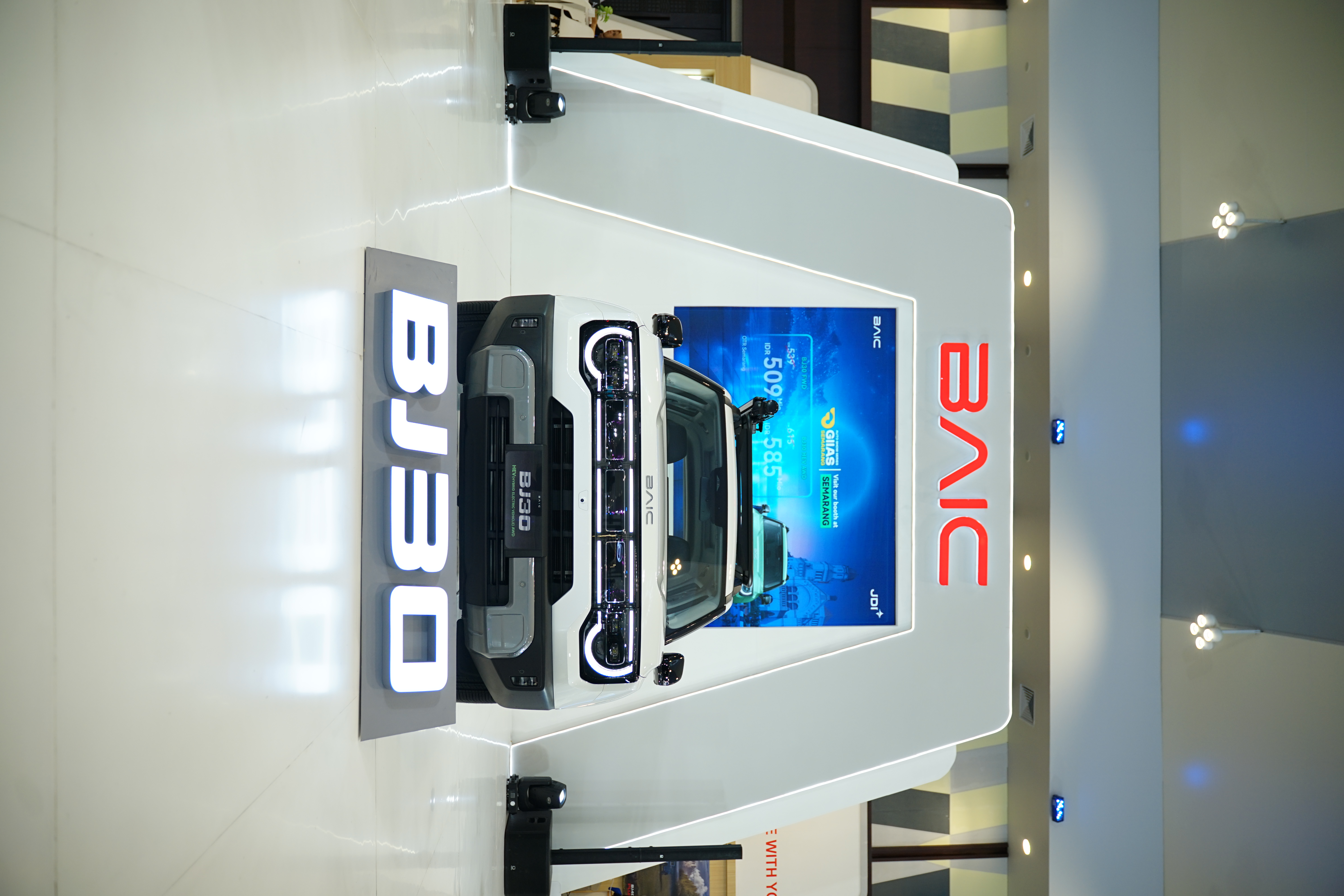 HADIR PERDANA DI SEMARANG BAIC BJ30 HYBRID DITAWARKAN DENGAN HARGA KHUSUS!